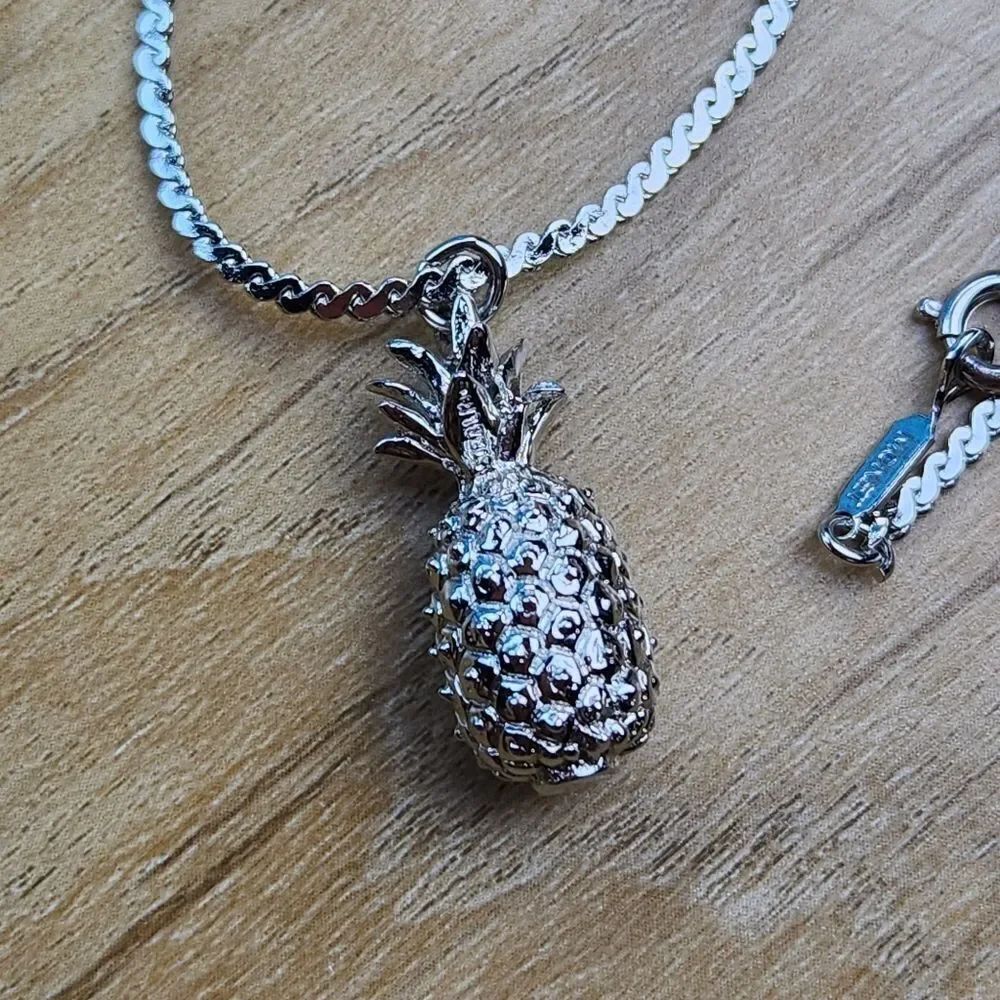 🔸️Monet Silver Plated Pineapple Charm Necklace